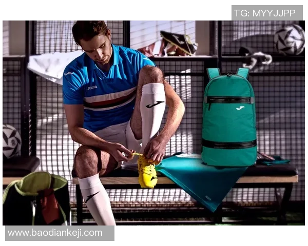 足球明星手包视频揭秘时尚潮流与运动风格的完美结合